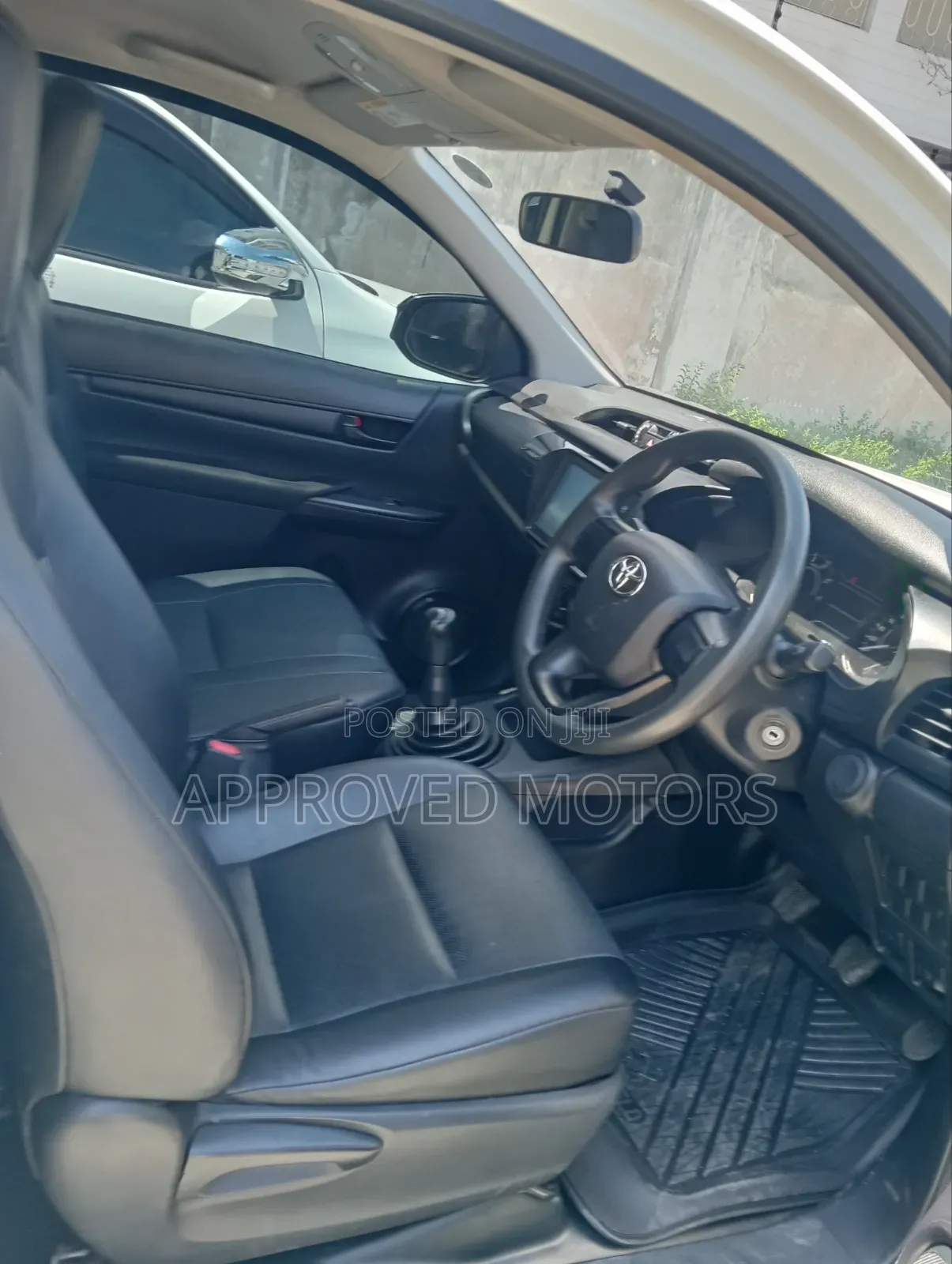 Toyota Hilux 2020 White