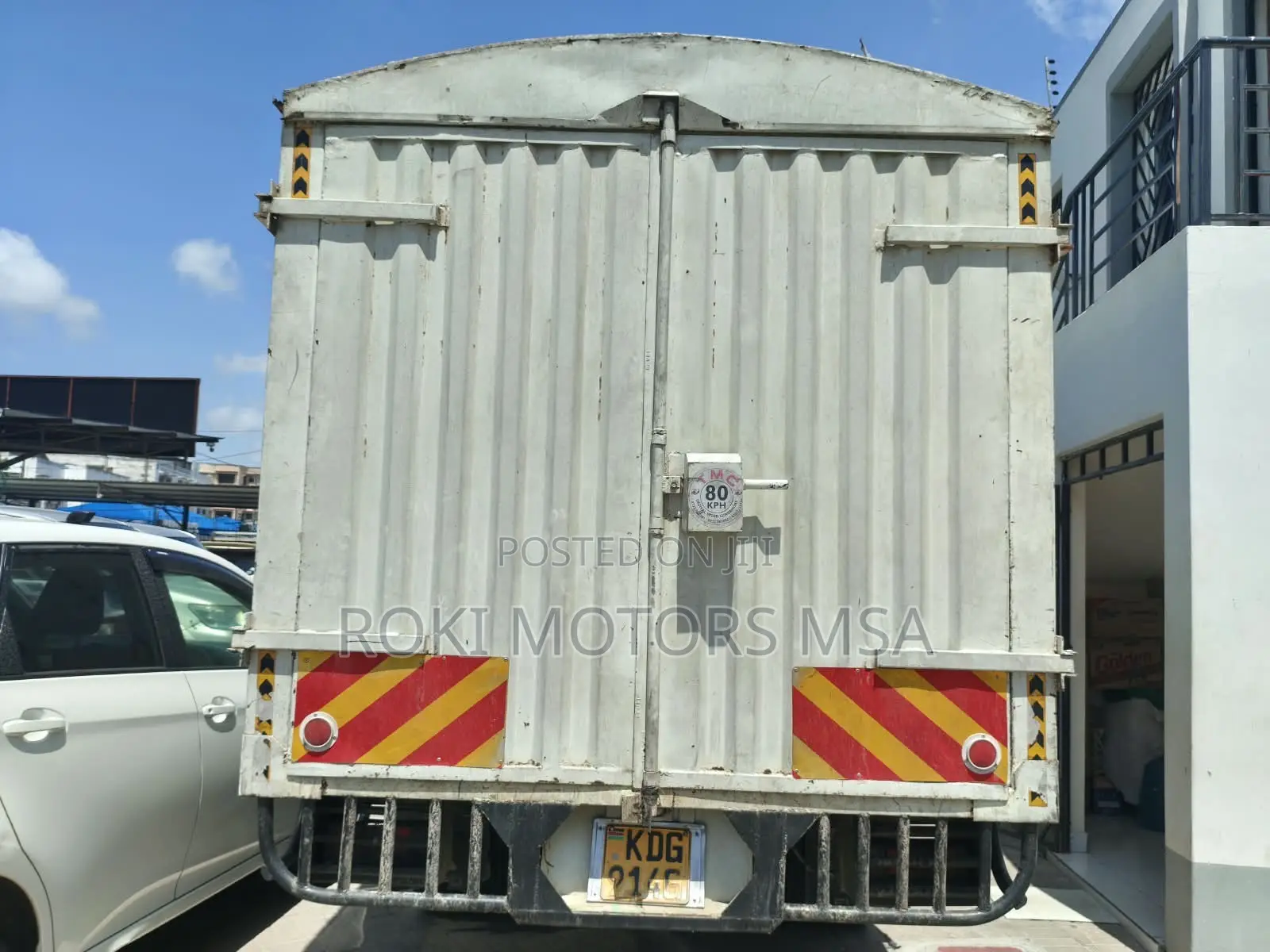 Mitsubishi Canter 2014 White