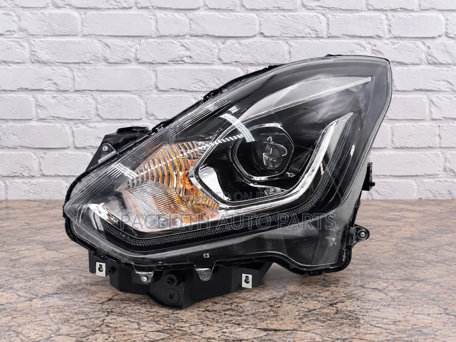 Head Lamp / Light Suzuki Swift 2018/2019/2020/2021/2022 Xenon LED