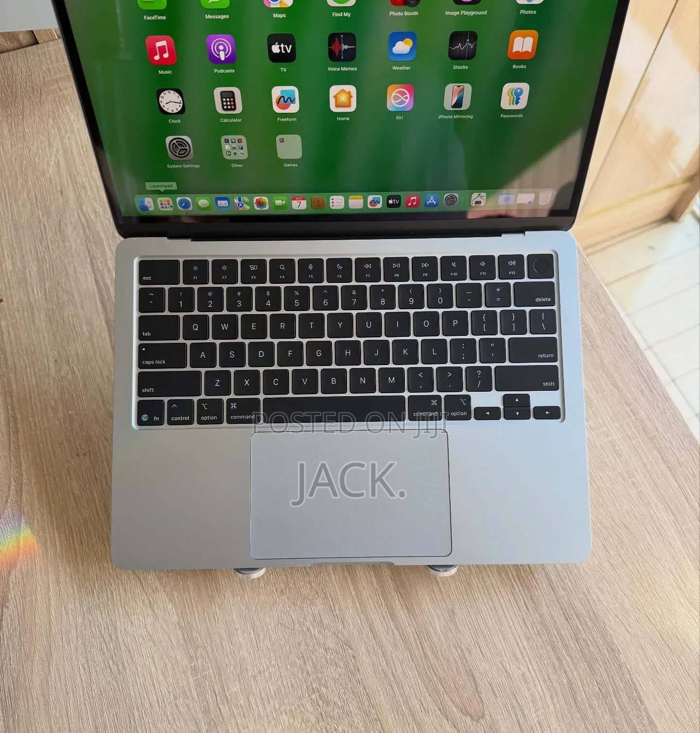 Laptop Apple MacBook Air 2024 M3 24GB Apple M3 SSD 512GB