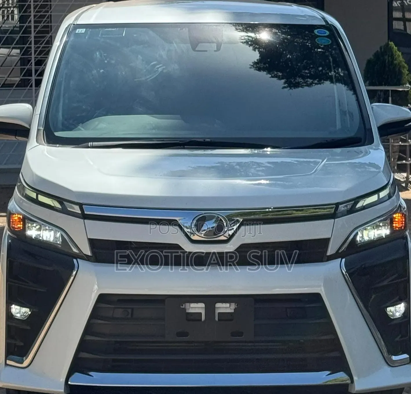 Toyota Voxy X 2WD 8-Seater 2019 Pearl