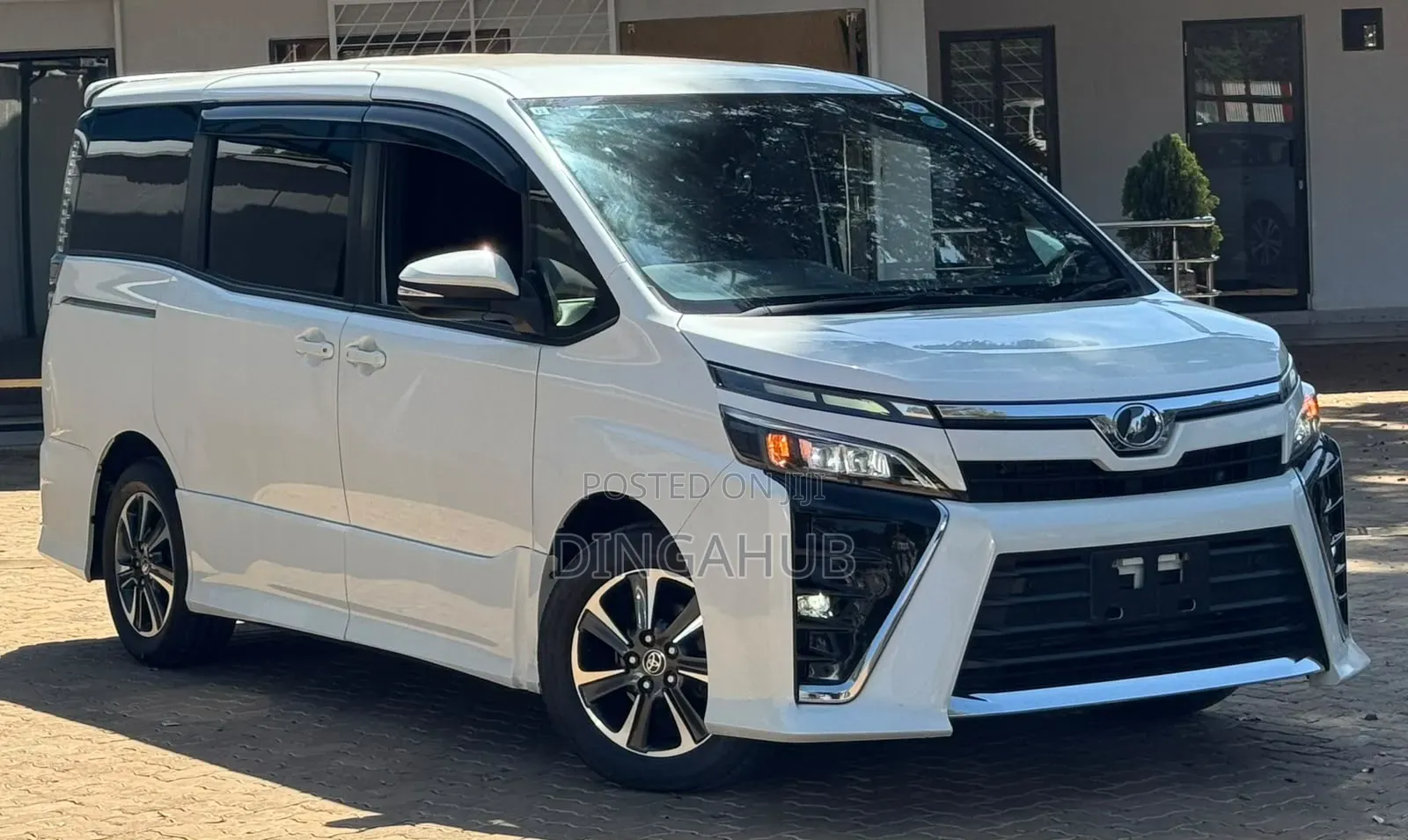 Toyota Voxy ZS 2WD 8-Seater 2019 White