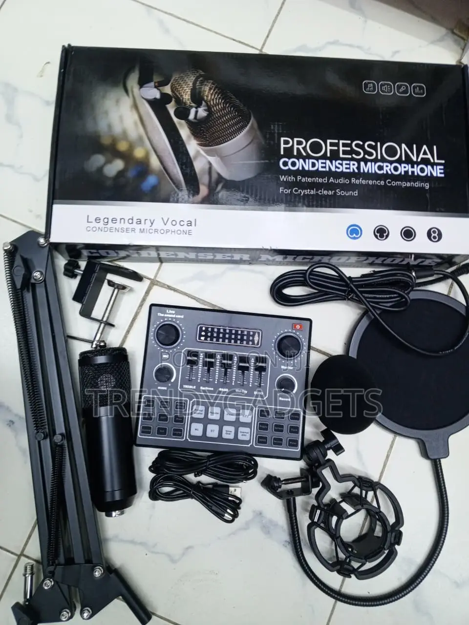 BM800 Studio Condenser Microphone Bundle With V9 Sound Card
