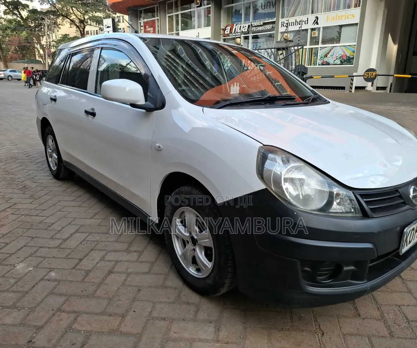 Nissan Advan 2014 White