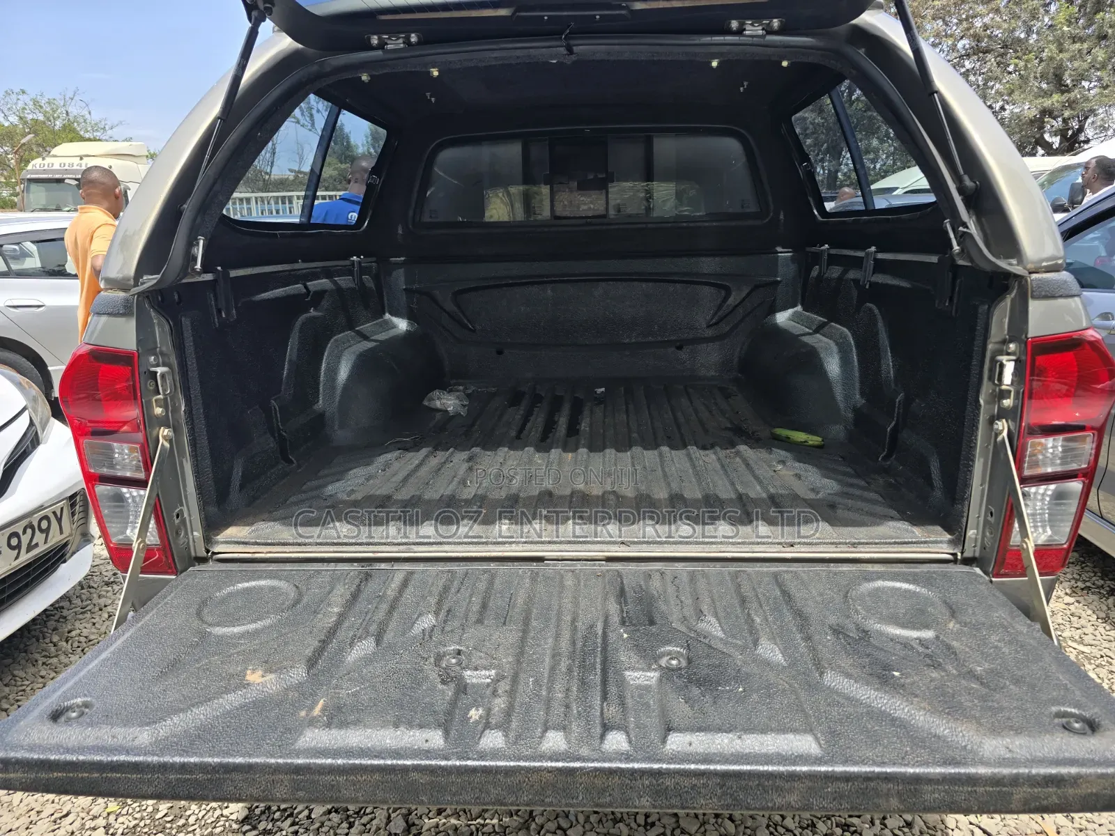 Isuzu D-MAX 2022 Gray