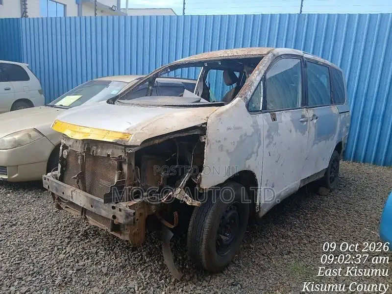 Toyota Noah 2008 Silver