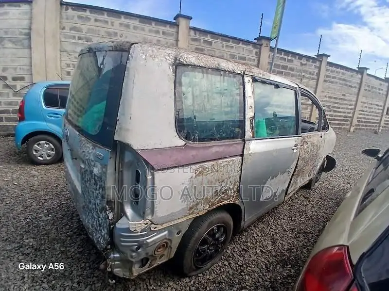 Toyota Noah 2008 Silver