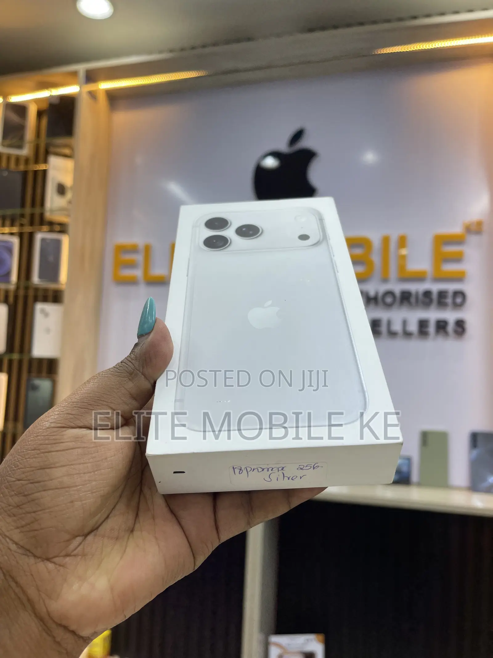 New Apple iPhone 18 Pro Max 256 GB Silver