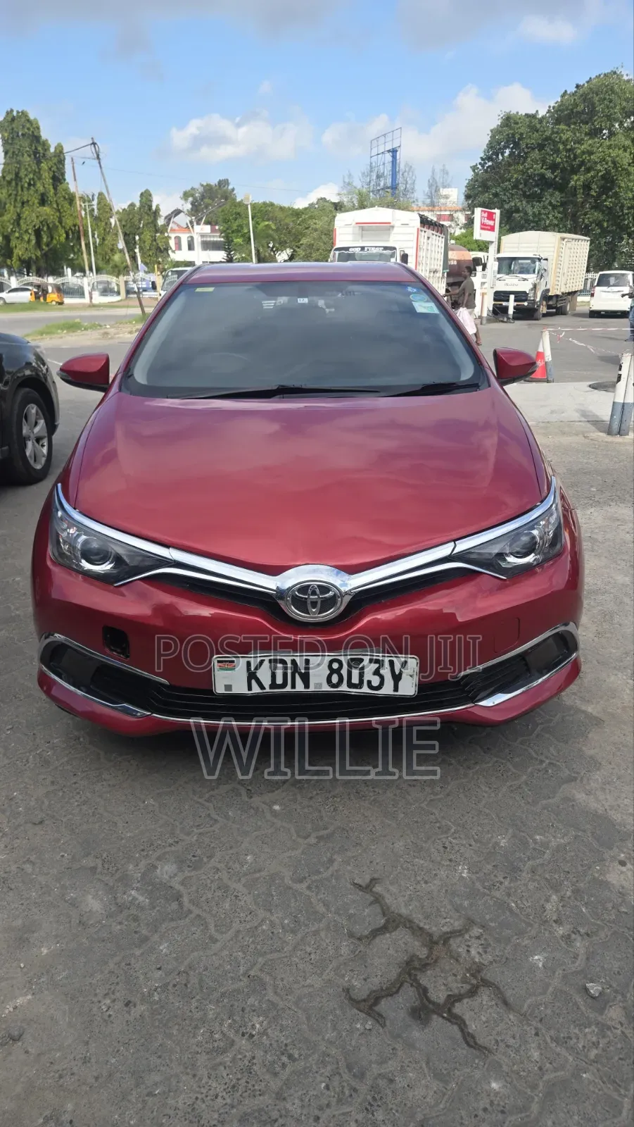 Toyota Auris 2016 Red