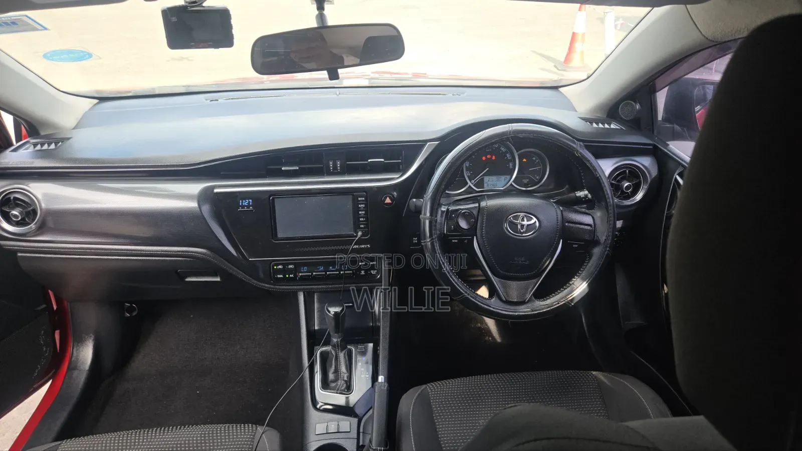 Toyota Auris 2016 Red