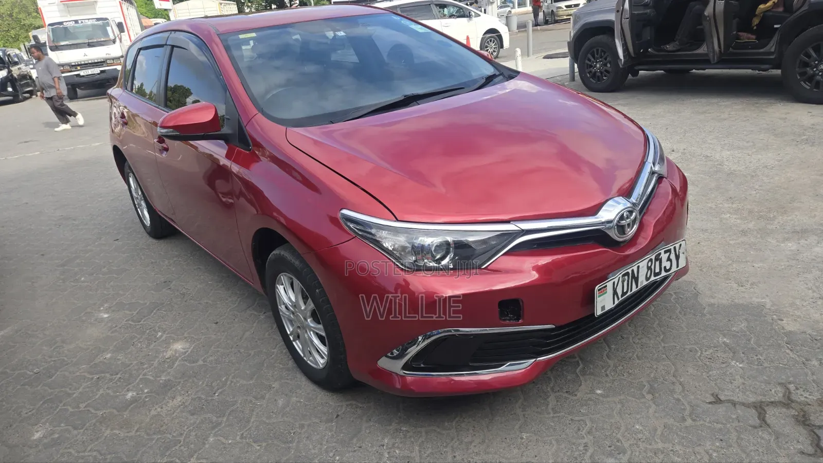Toyota Auris 2016 Red