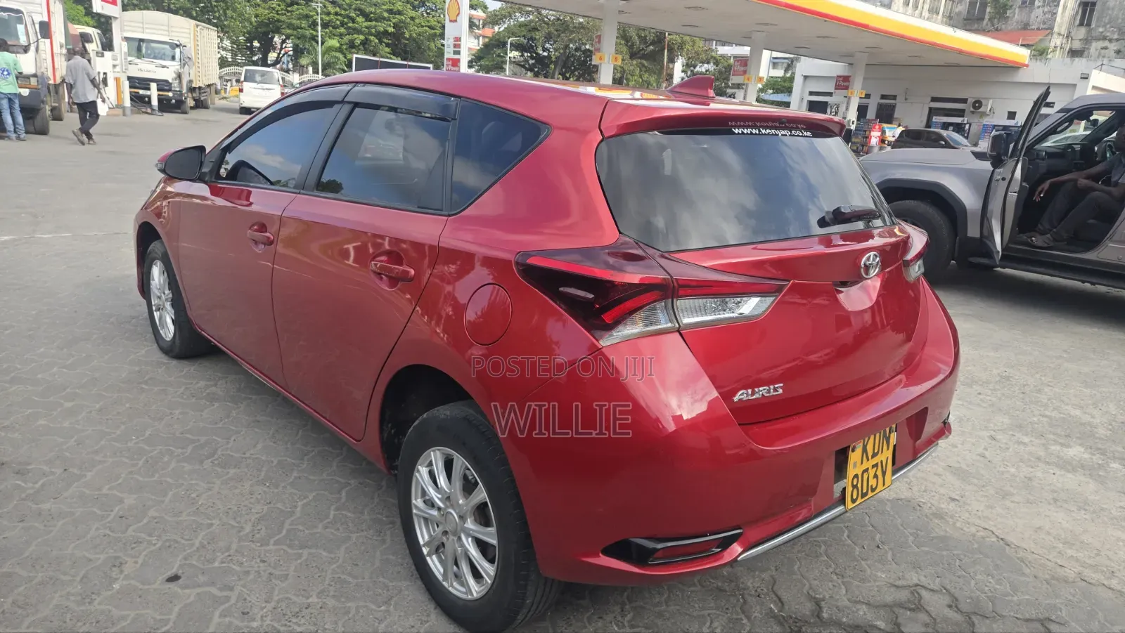 Toyota Auris 2016 Red