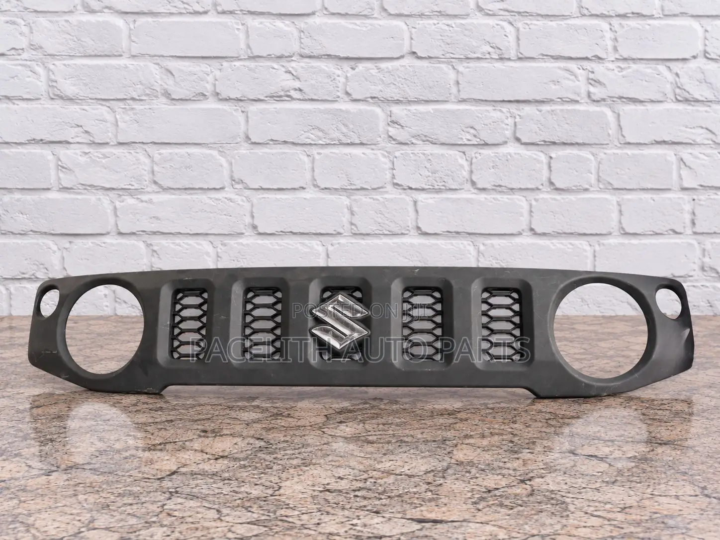 Front Grille Suzuki Jimny Sierra JB74W