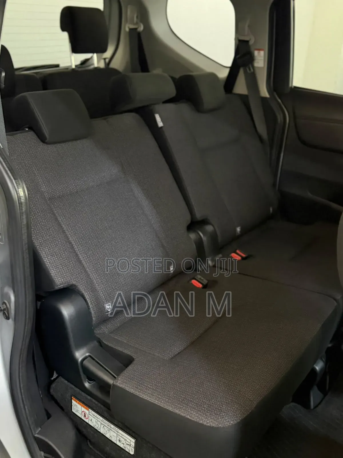 Toyota Sienta 2019 Silver