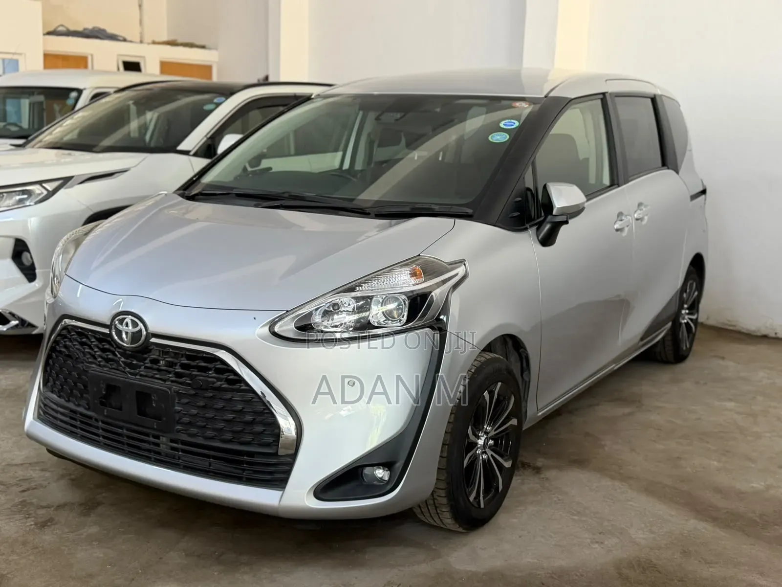 Toyota Sienta 2019 Silver