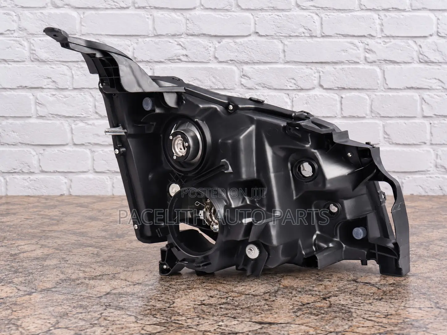 Head Lamp / Light Toyota Noah Projector 2012/2013/2014