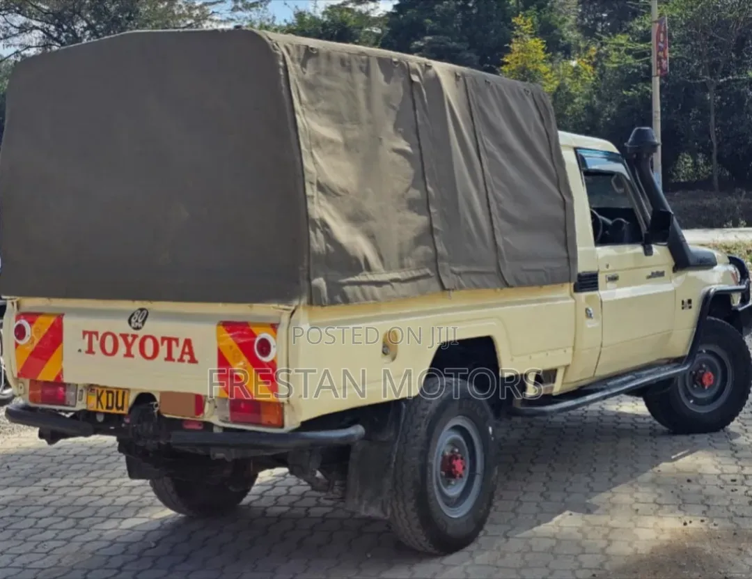 Toyota Land Cruiser 2014 Brown