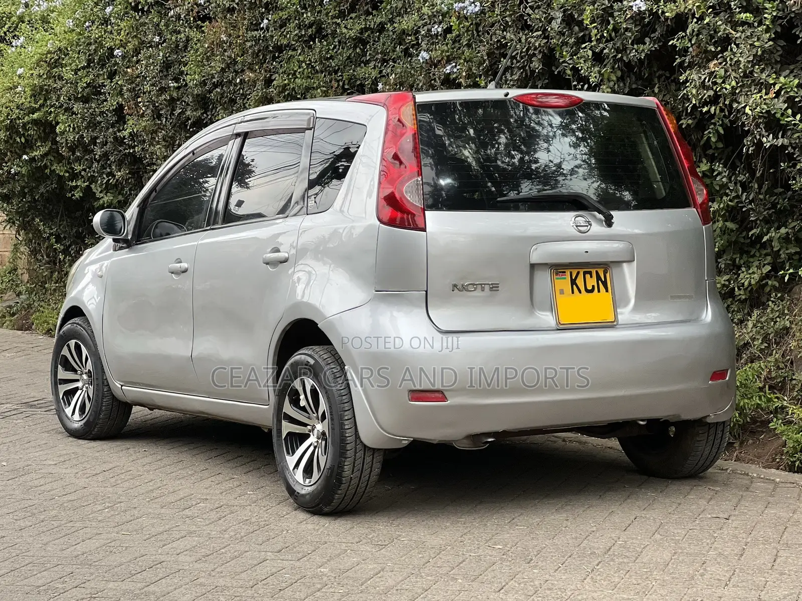 Nissan Note 2011 Silver
