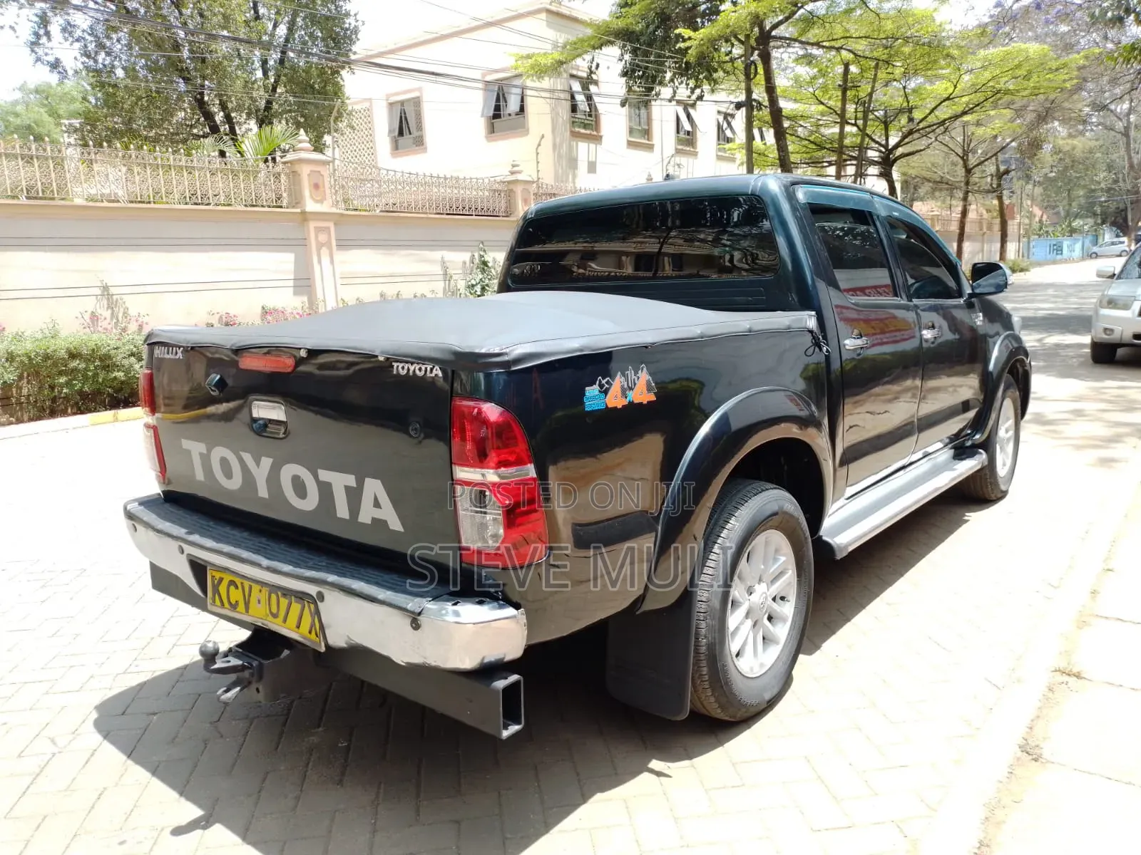 Toyota Hilux 2012 Black