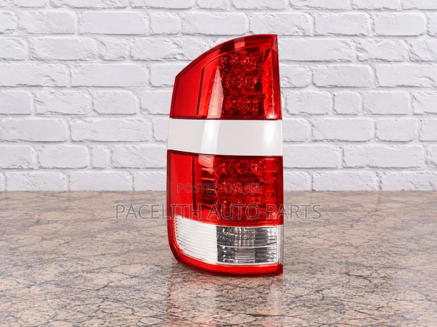 Tail Lamp / Light Toyota Noah Azr60 2006 - 2007