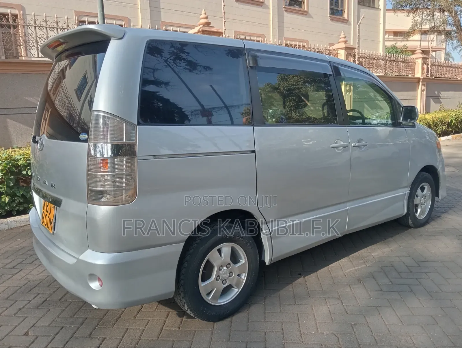 Toyota Noah 2.0 AWD (8 Seater) 2002 Silver