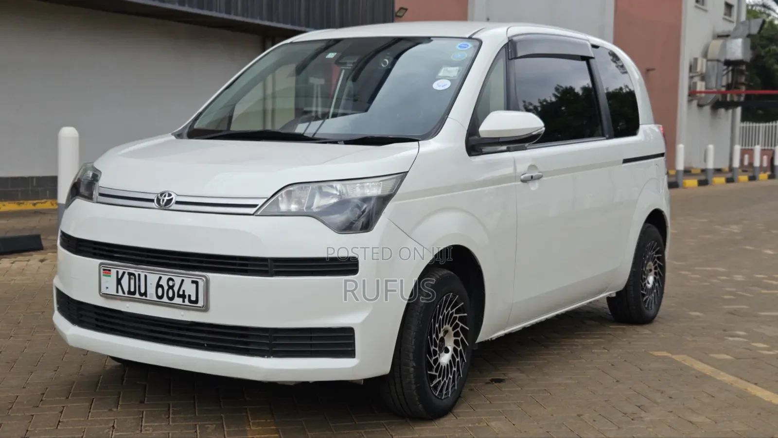 Toyota Spade 1.5 2019 Pearl