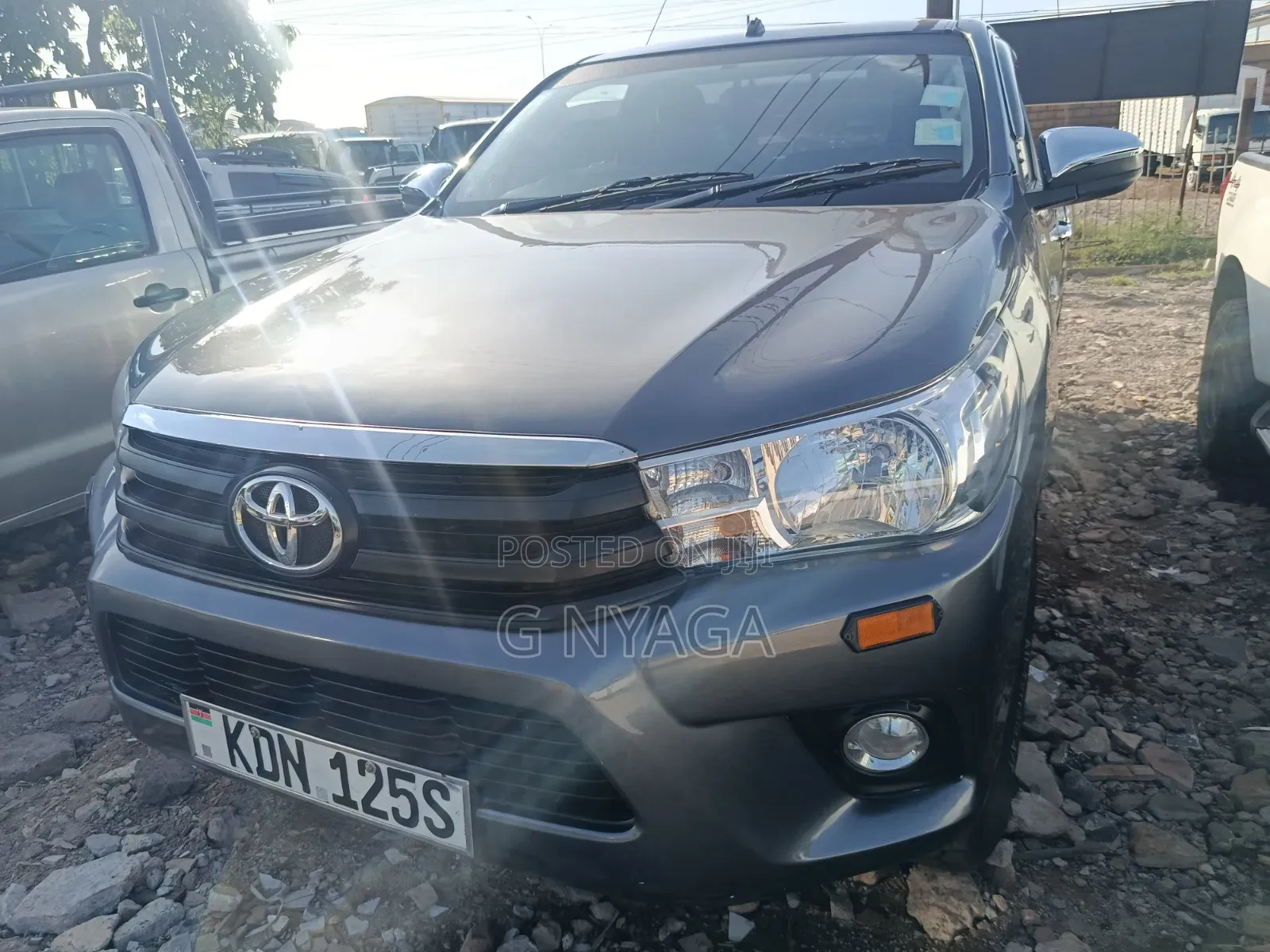 Toyota Hilux 2022 Gray