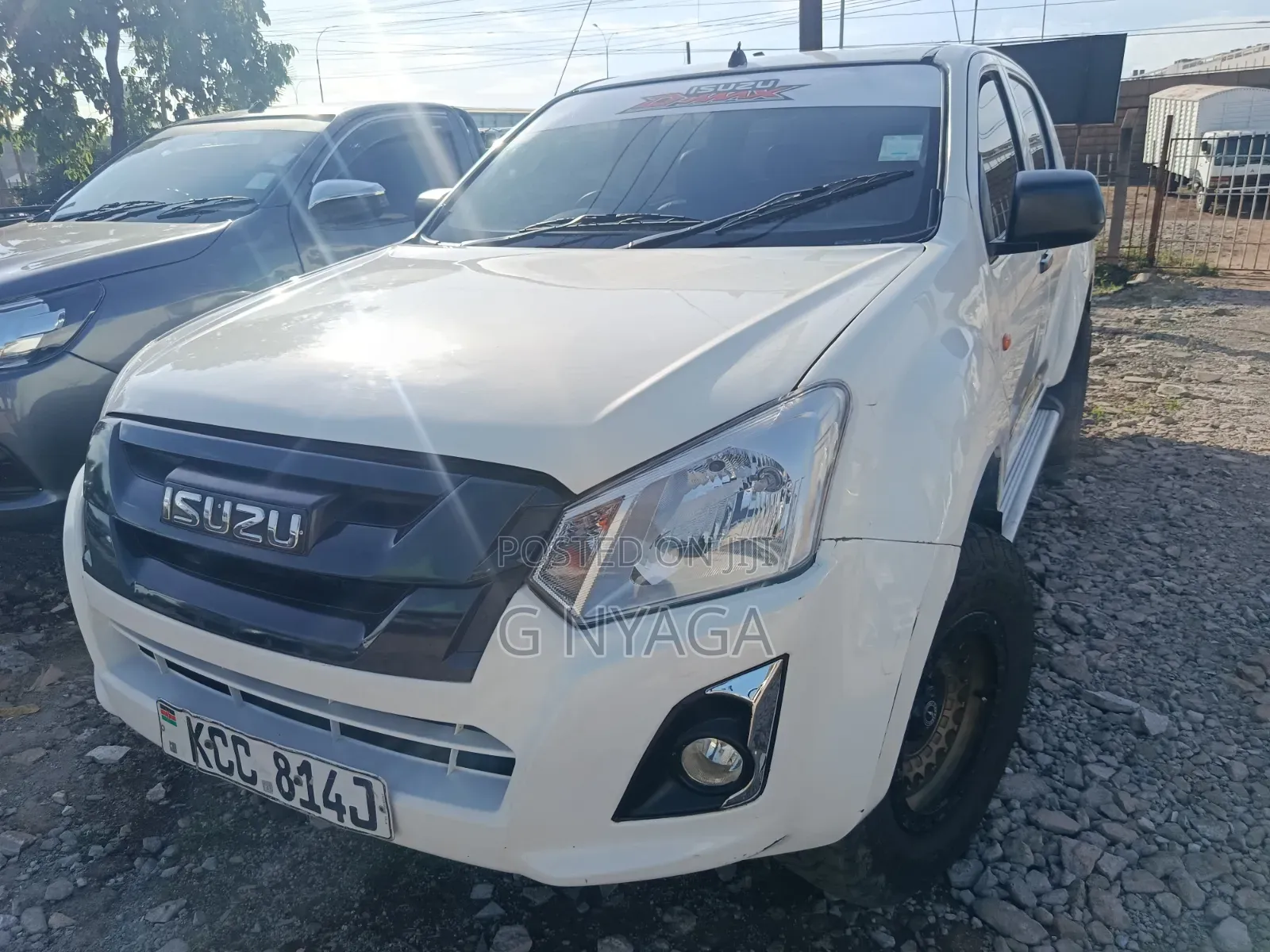 Isuzu D-MAX 2015 White
