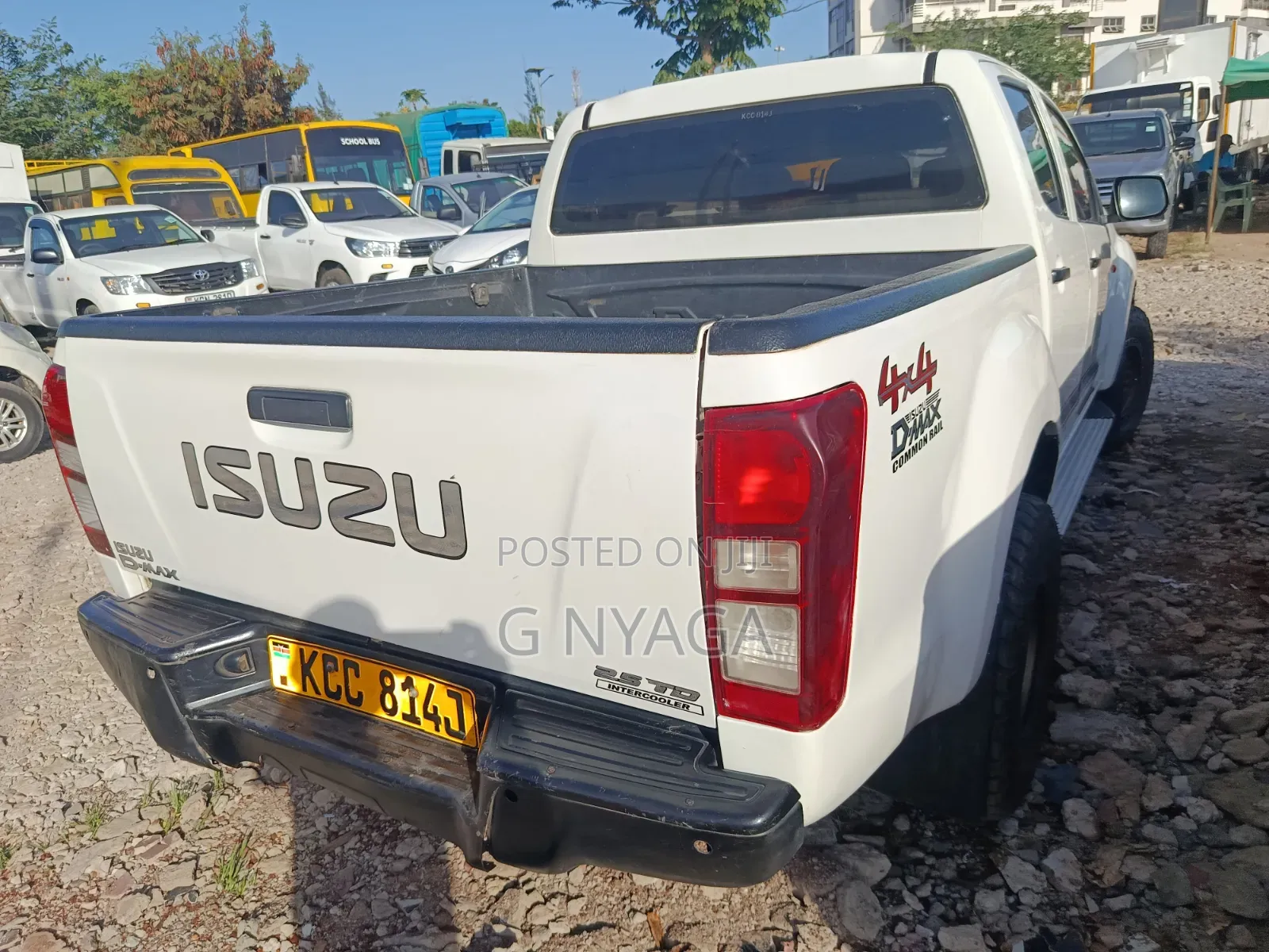 Isuzu D-MAX 2015 White