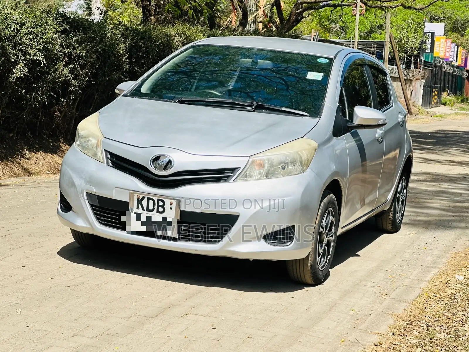 Toyota Vitz 1.0 FWD 5dr 2013 Silver