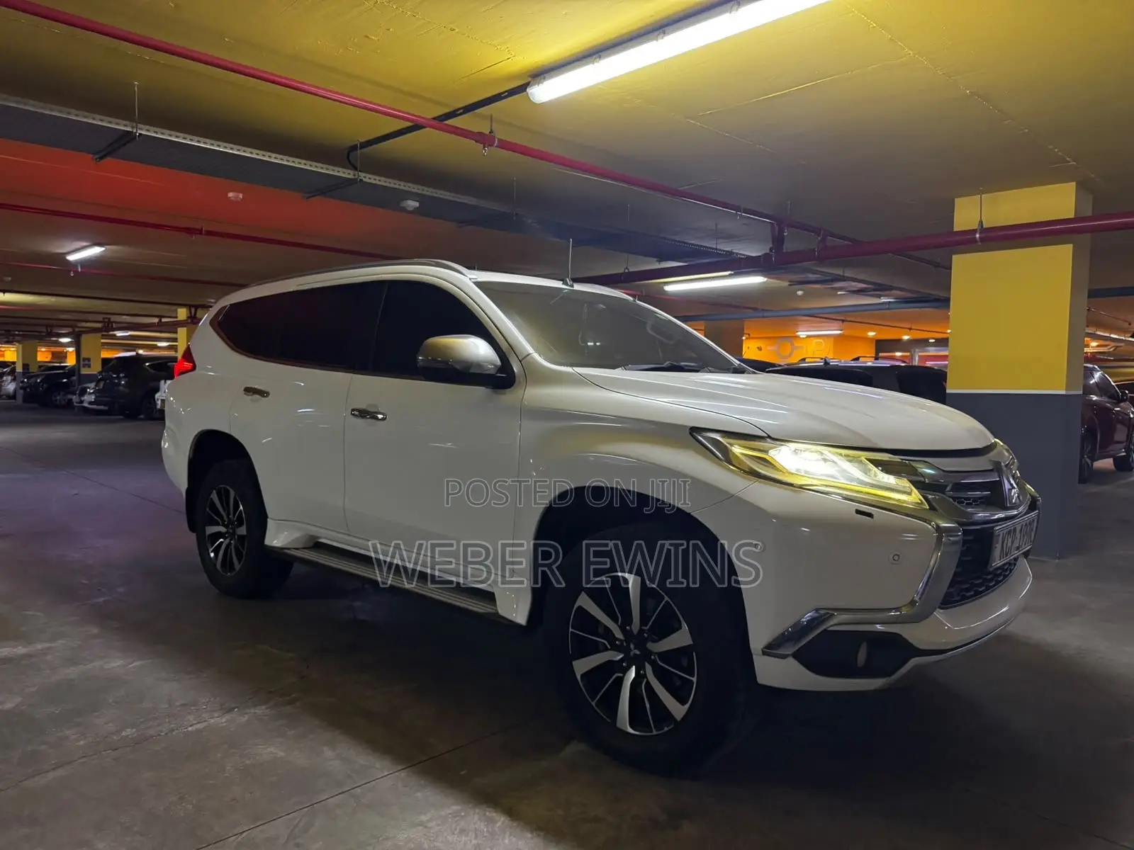 Mitsubishi Pajero Sport 2017 White