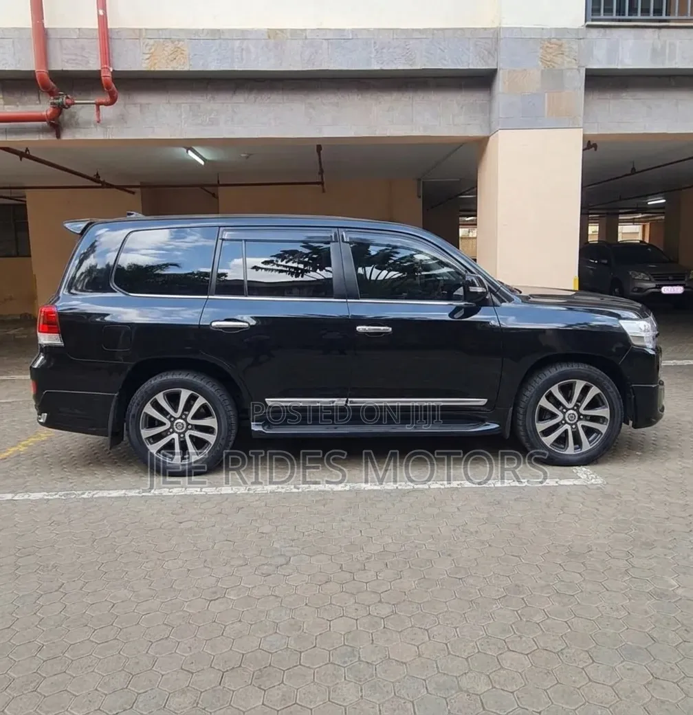 Toyota Land Cruiser 2011 Black