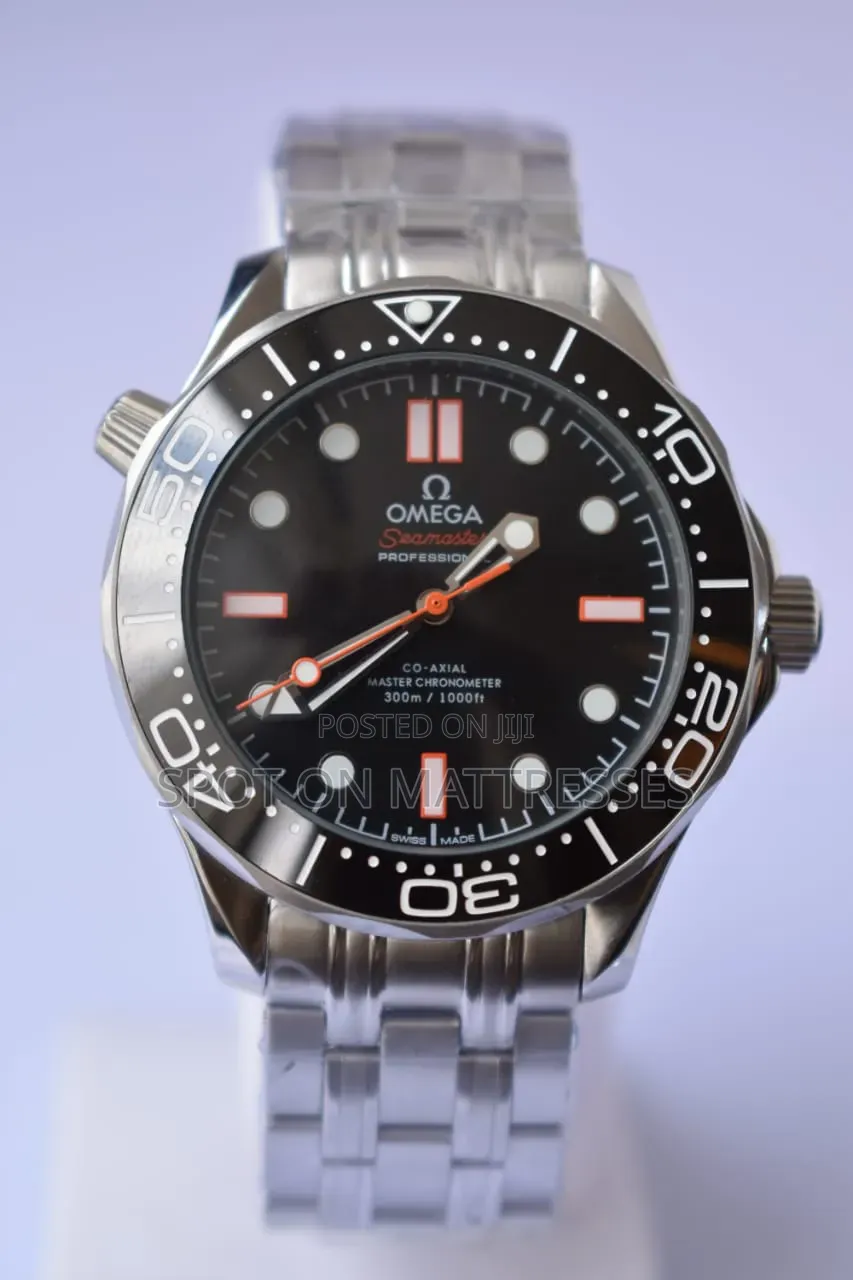 Omega Speedmaster Professional Watch for Gents. Free Omega Watchbox!