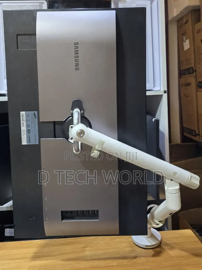Samsung S27D850T 
27 Inch Ips 
2k Display (2560*1440)
60 Hz
100% sRGB