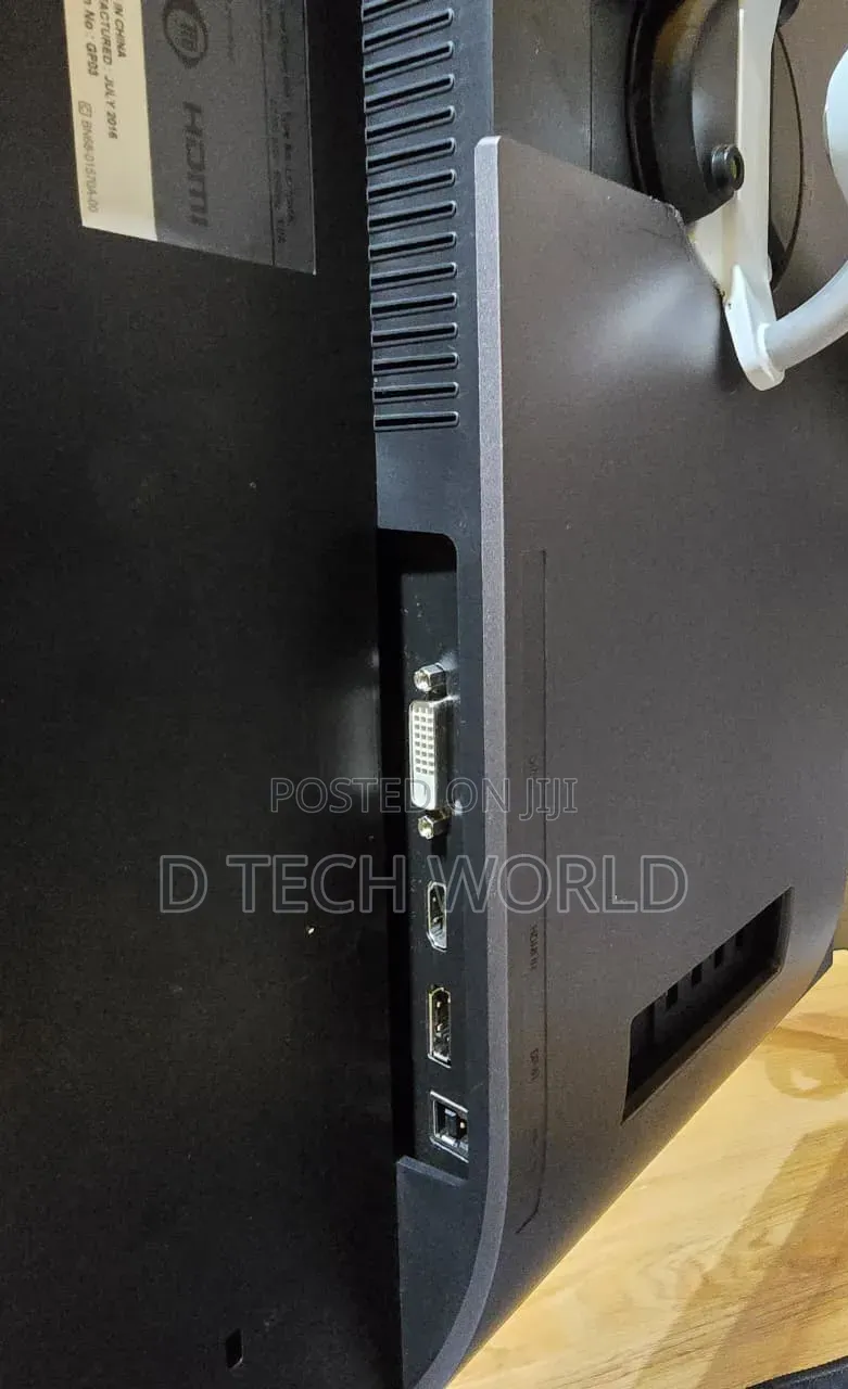 Samsung S27D850T 
27 Inch Ips 
2k Display (2560*1440)
60 Hz
100% sRGB