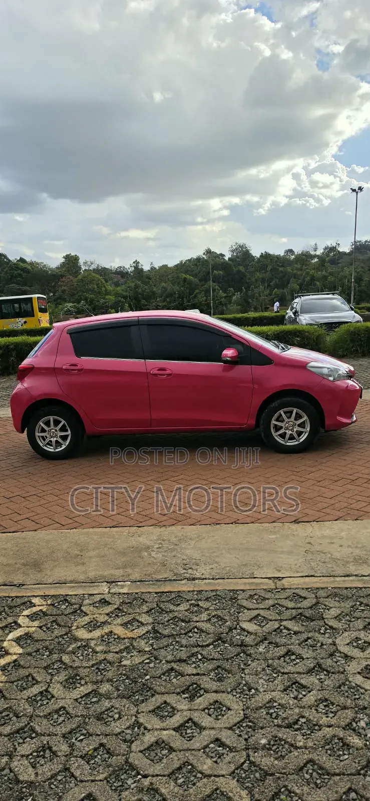 Toyota Vitz 1.3 FWD 3dr 2016 Pink