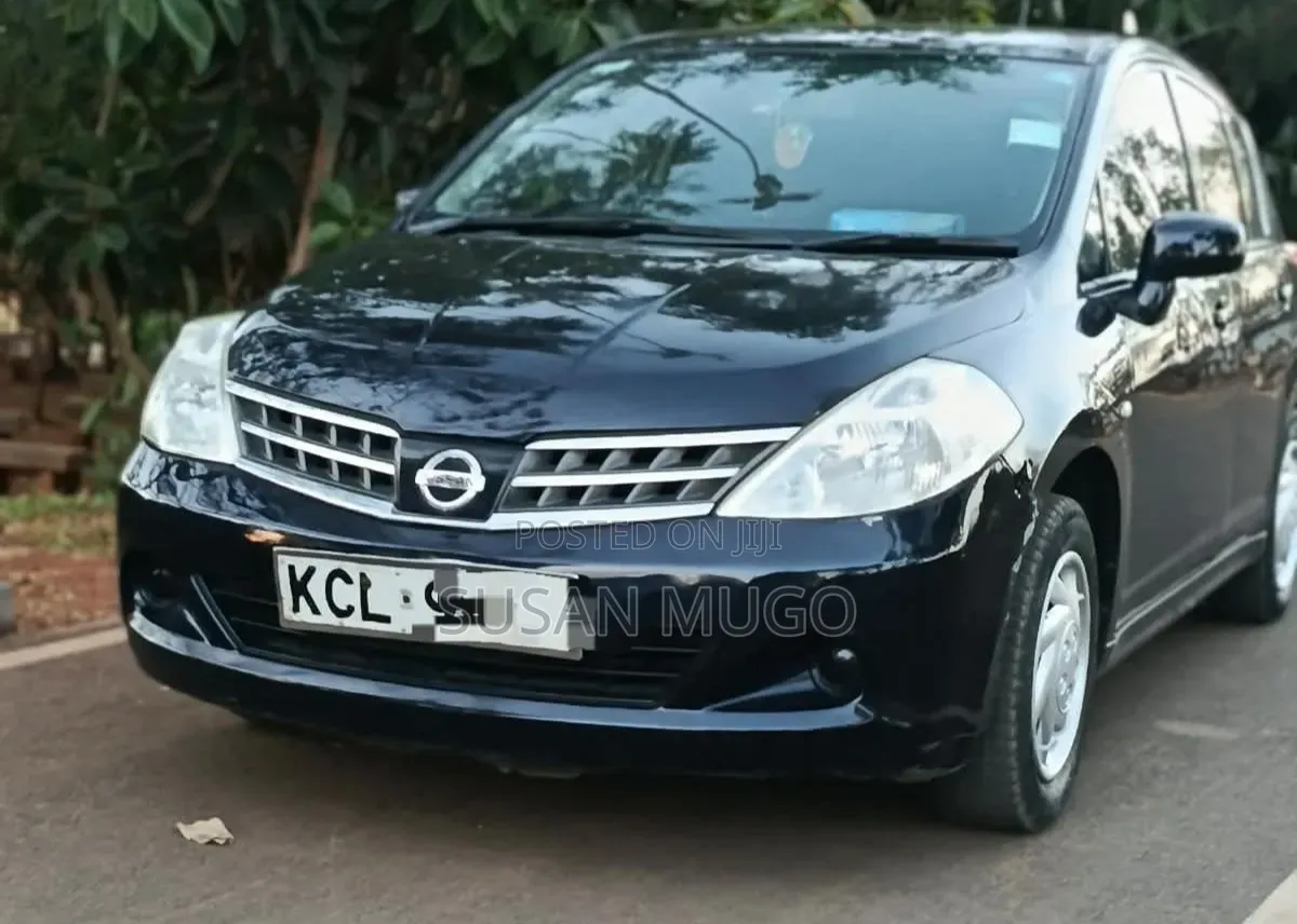 Nissan Tiida 2011 Black