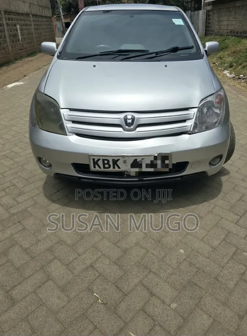 Toyota IST 2005 Silver