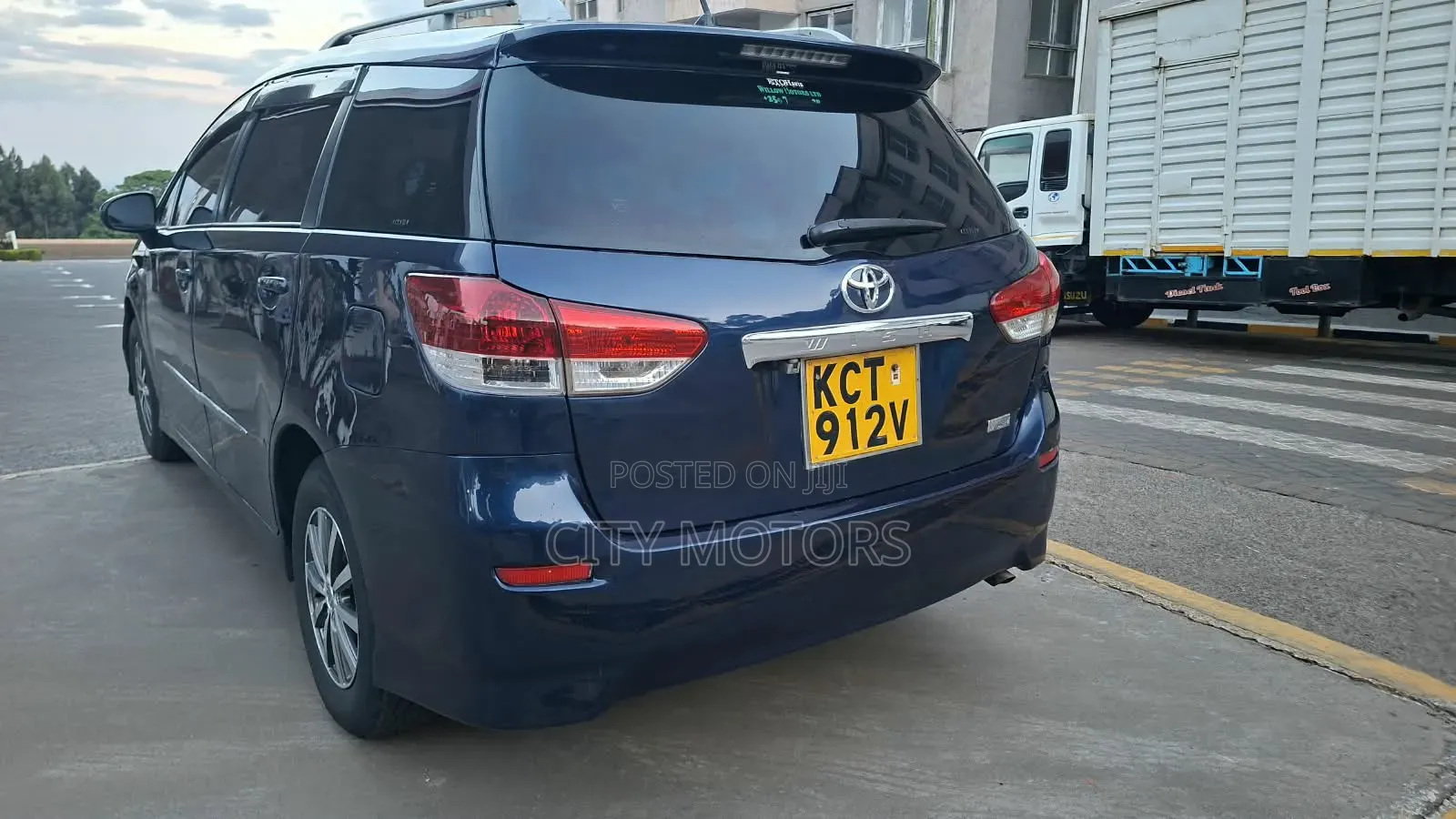 Toyota Wish 2011 Blue