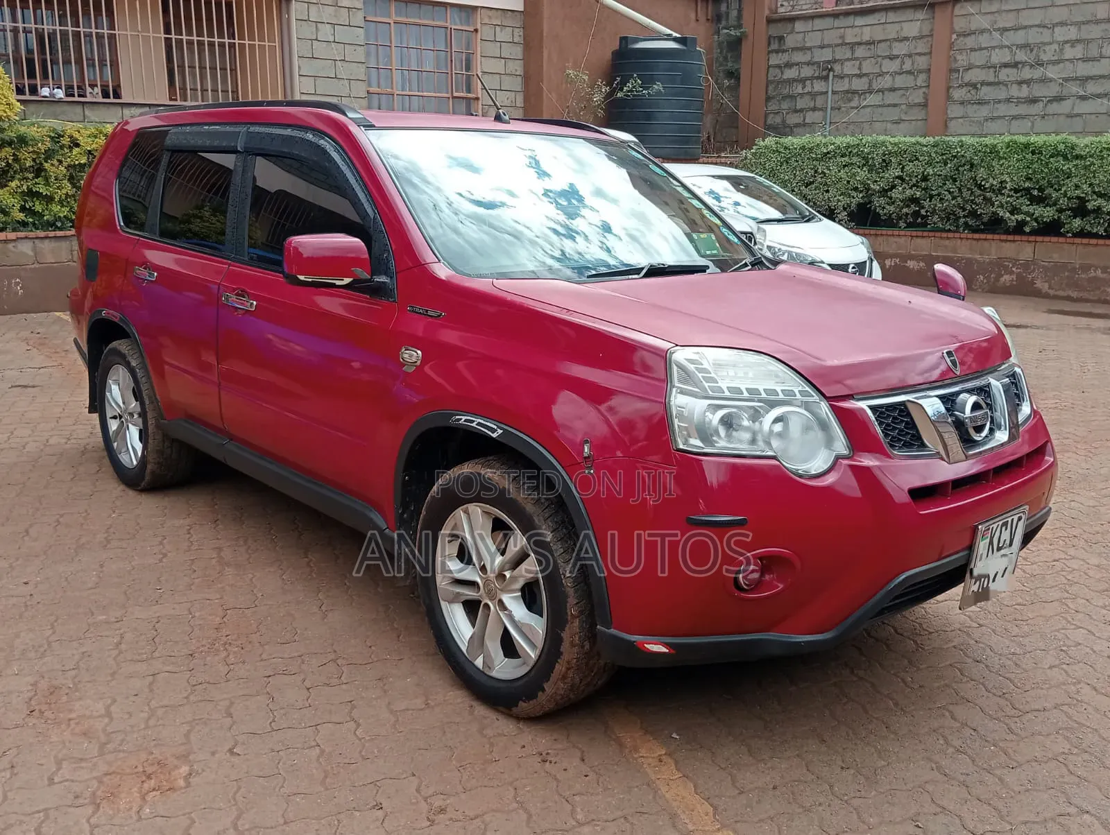 Nissan X-Trail 2.0 Petrol XE 2012 Red