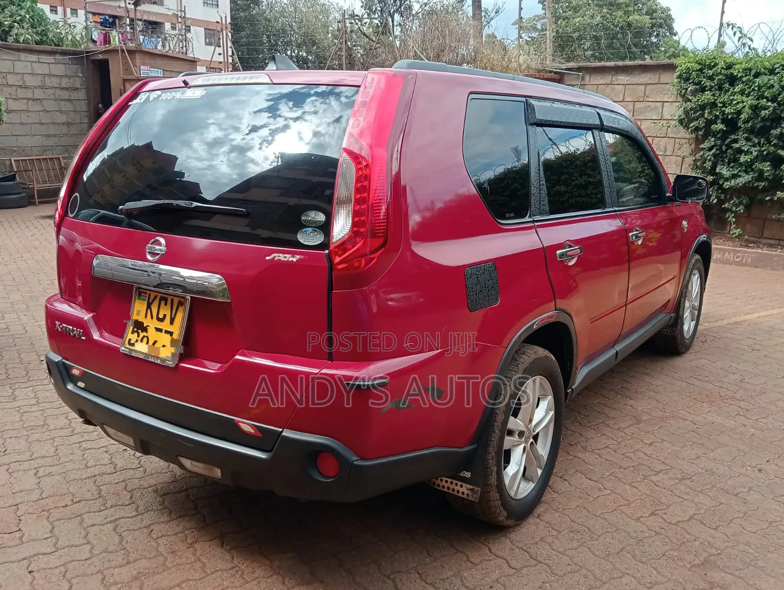 Nissan X-Trail 2.0 Petrol XE 2012 Red