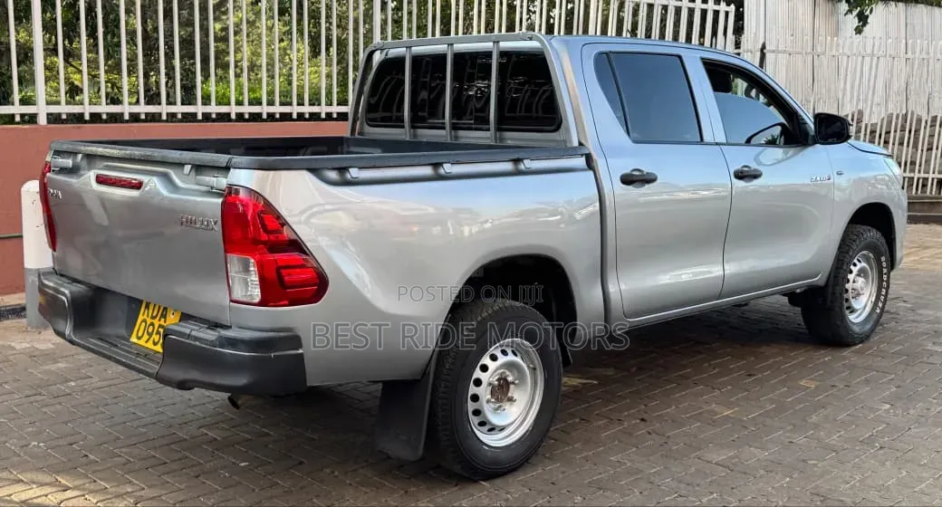 Toyota Hilux Revo Double Cab Deisel 2.4 AWD 2019 Silver