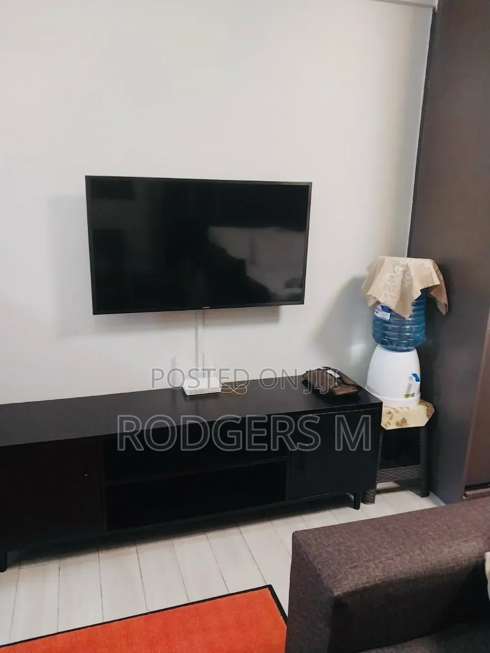 Furnished Studio Apartment in Valley Arcade for rent