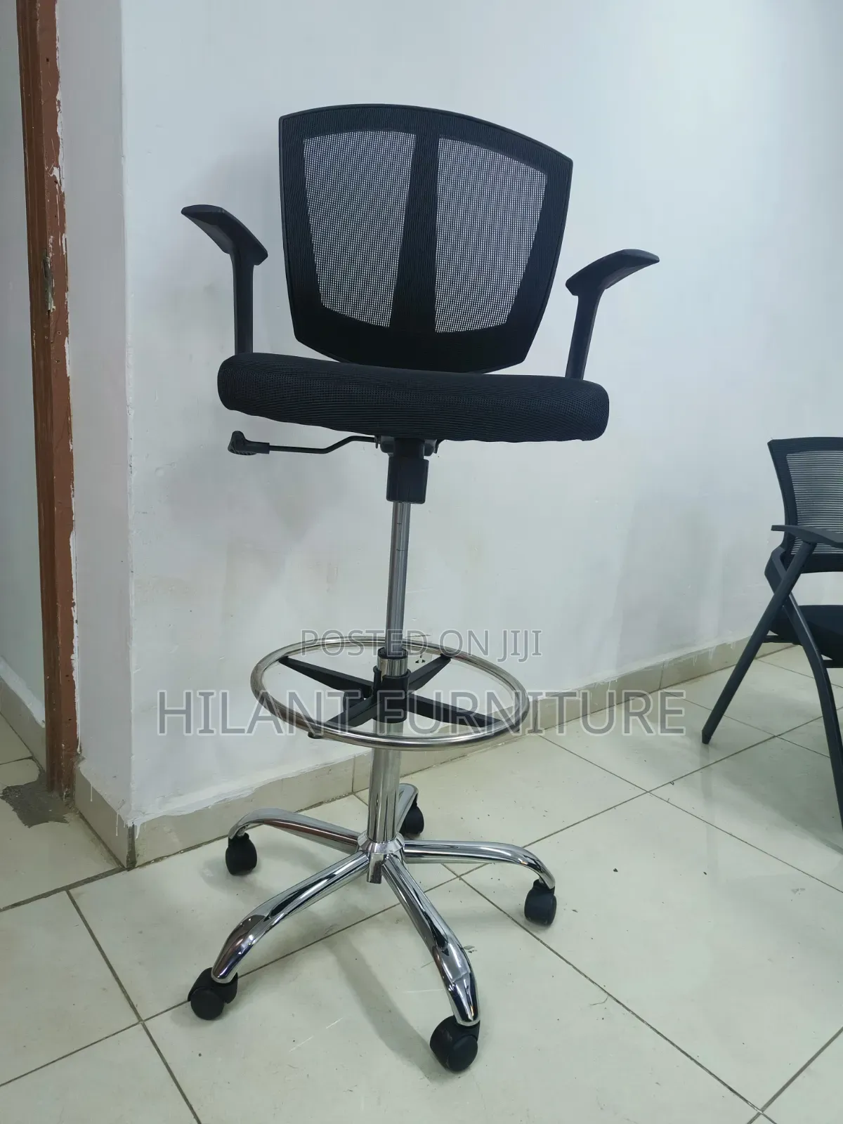 Black Mesh Drafting Office Chair With Chrome Base /Cashier Chair