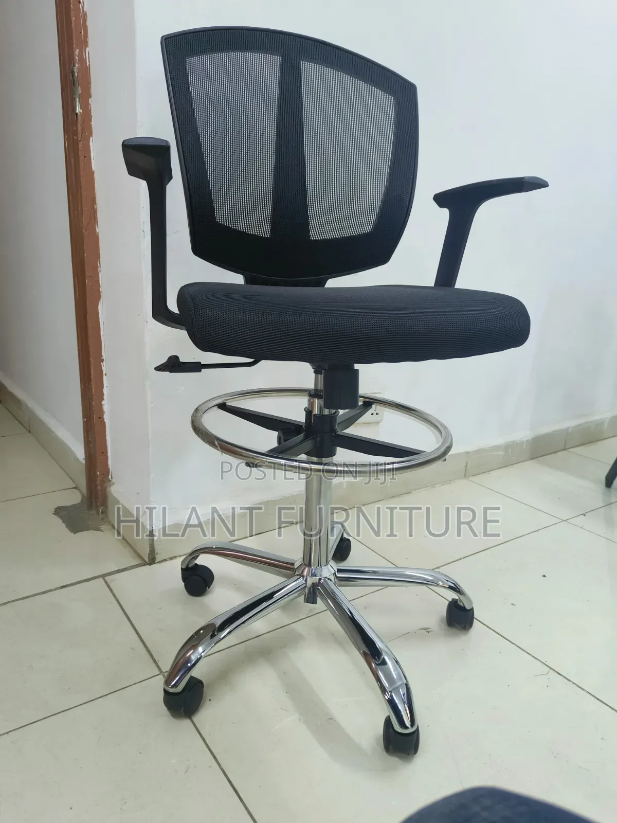 Black Mesh Drafting Office Chair With Chrome Base /Cashier Chair
