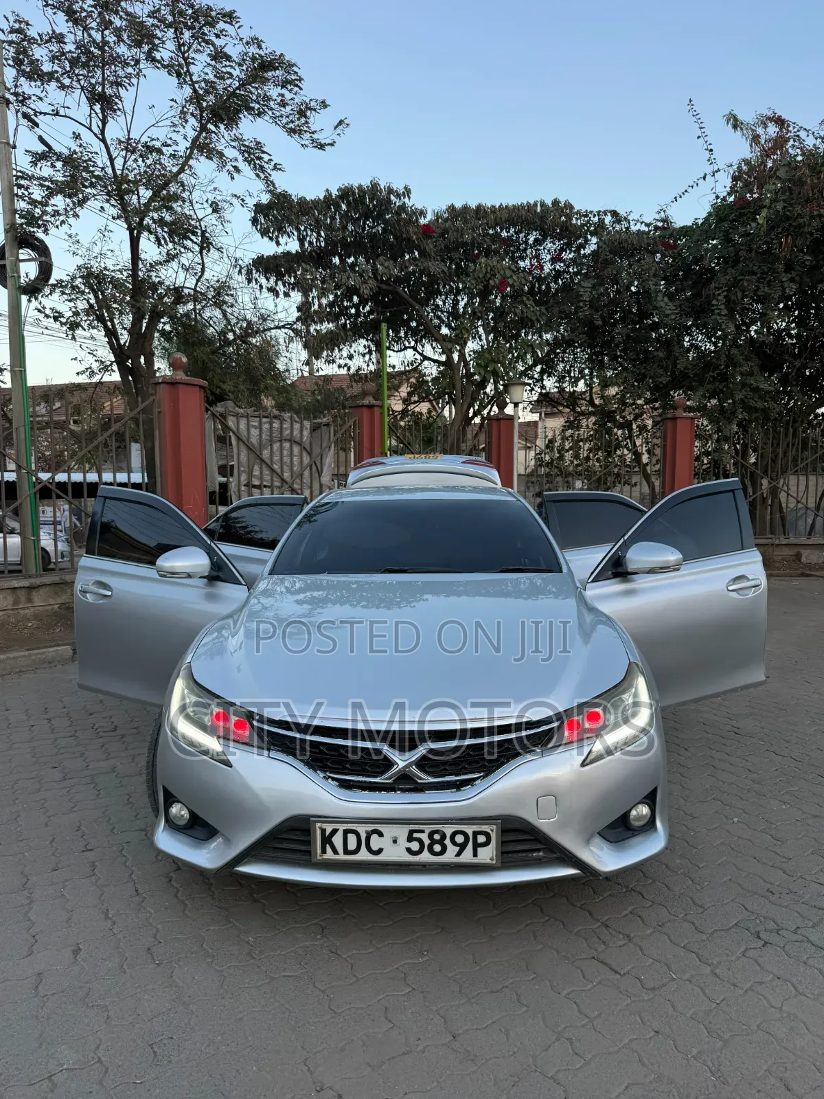 Toyota Mark X 2.5 AWD 2013 Silver