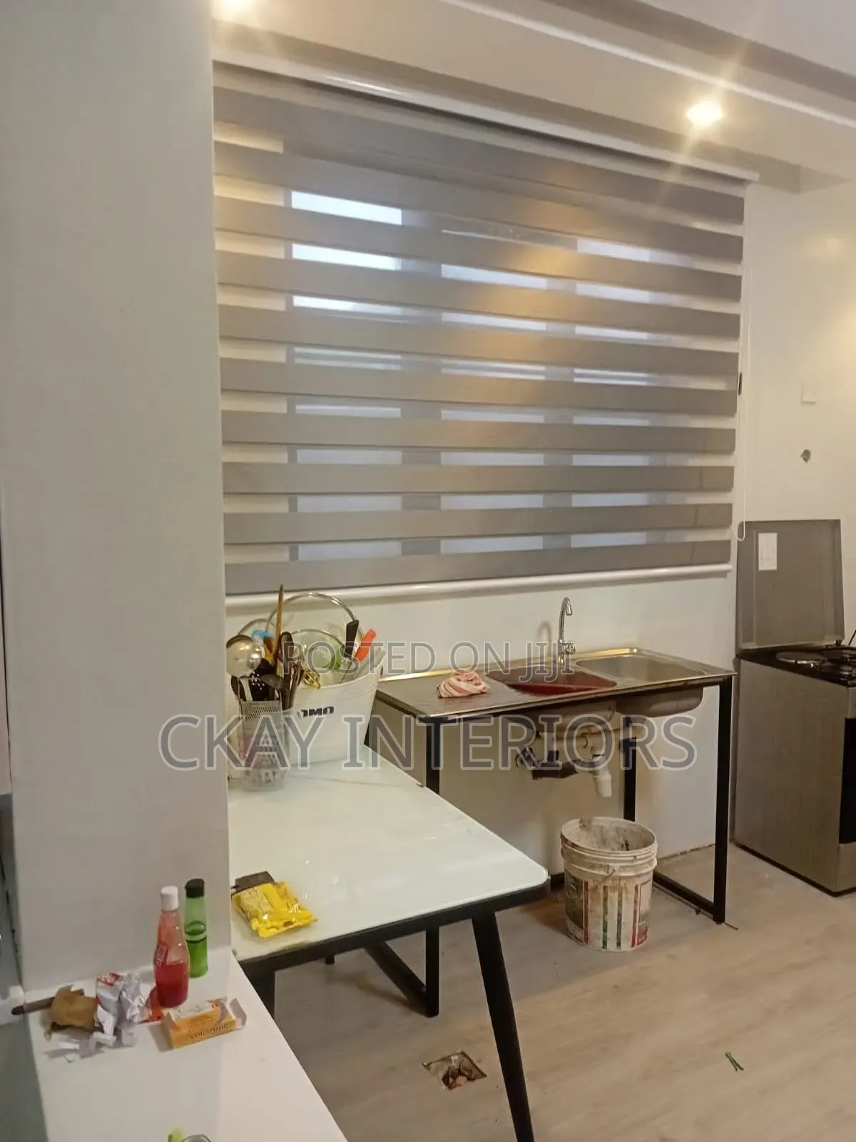 Stylish Blinds for Offices and Closed Inside Spaces