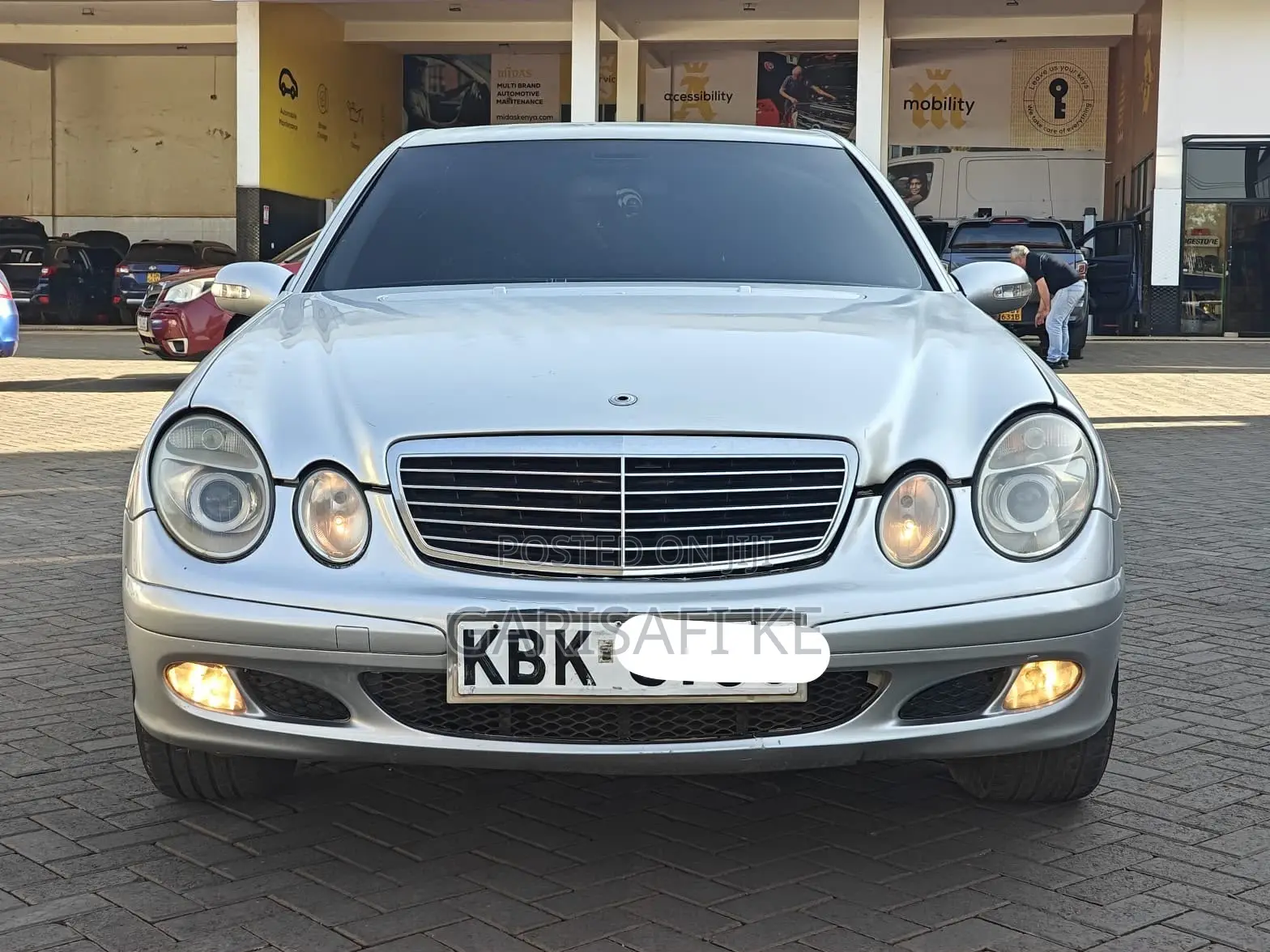 Mercedes-Benz E200 2004 Silver
