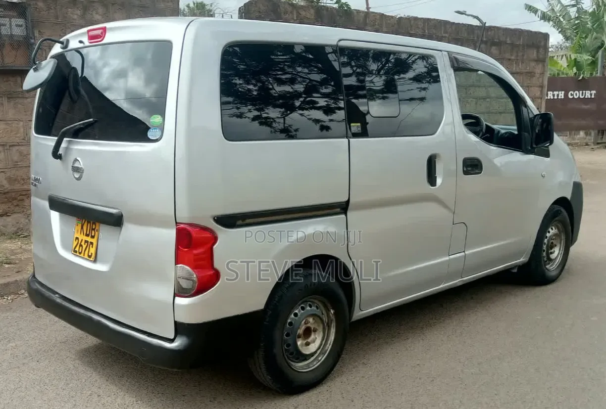 Nissan NP200 2014 Silver