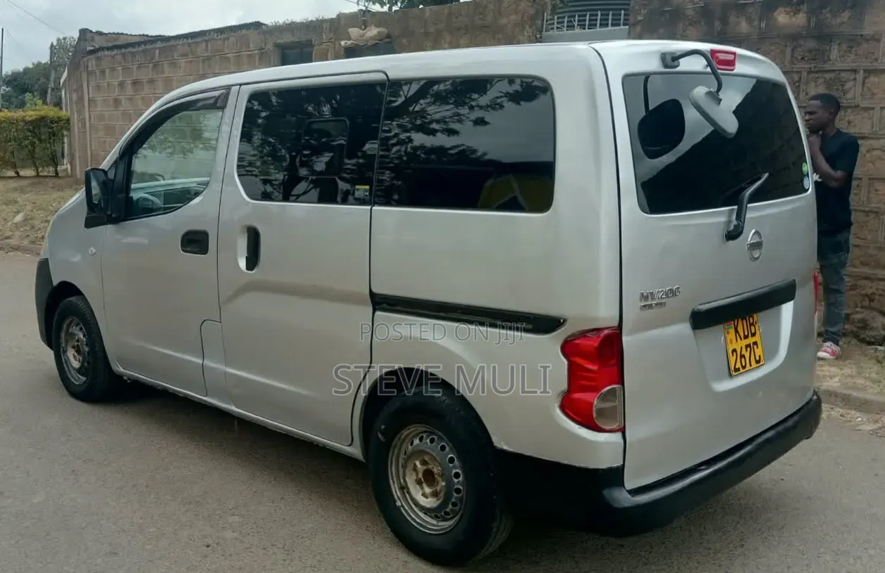 Nissan NP200 2014 Silver